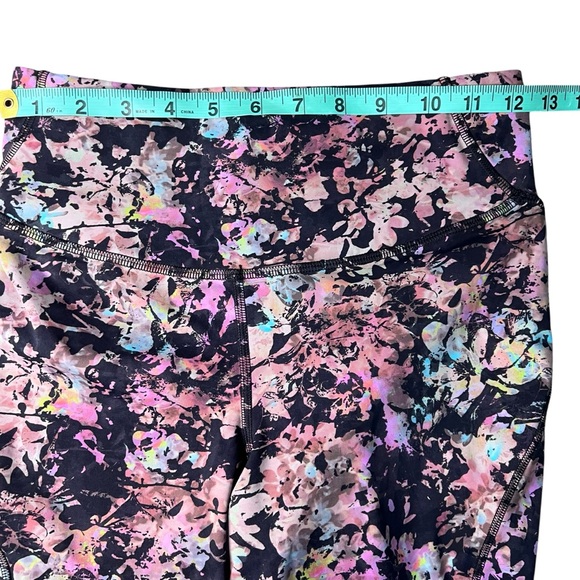 Lululemon • Base Pace High-Rise Crop 23" • Stencil Blossom Red Multi • 6 - Picture 7 of 12